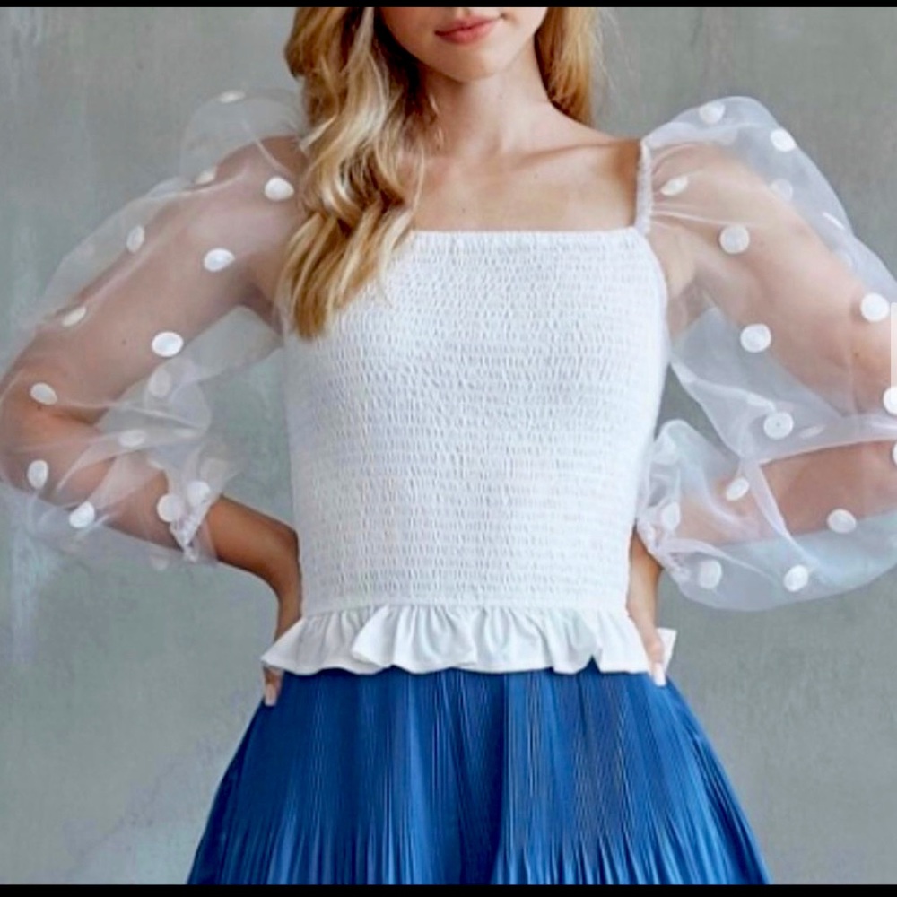 White fitted bubble sleeve shirt